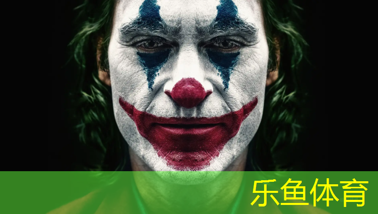 乐鱼体育,膝盖摔在塑胶跑道上